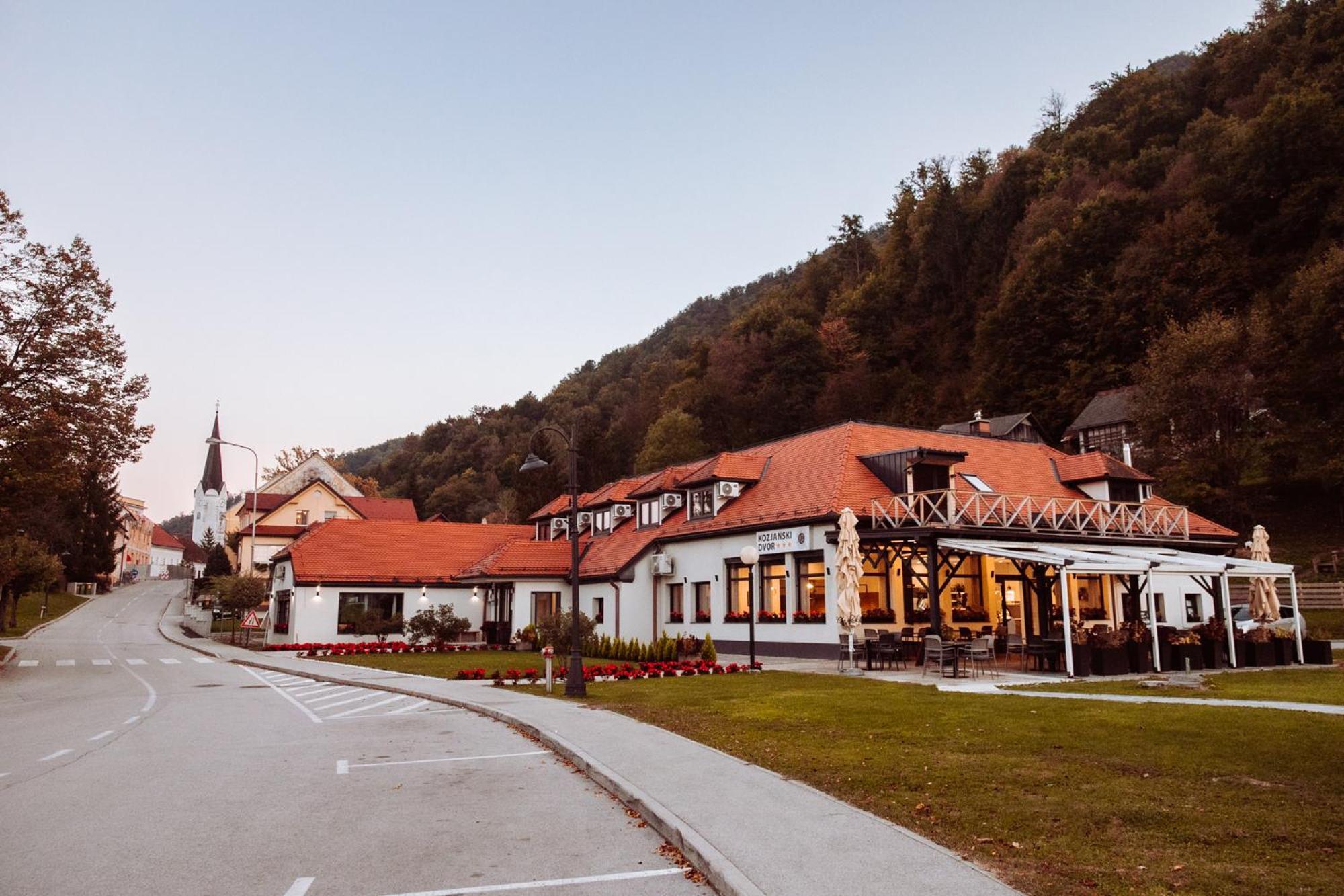 Kozjanski Dvor Podčetrtek Buitenkant foto