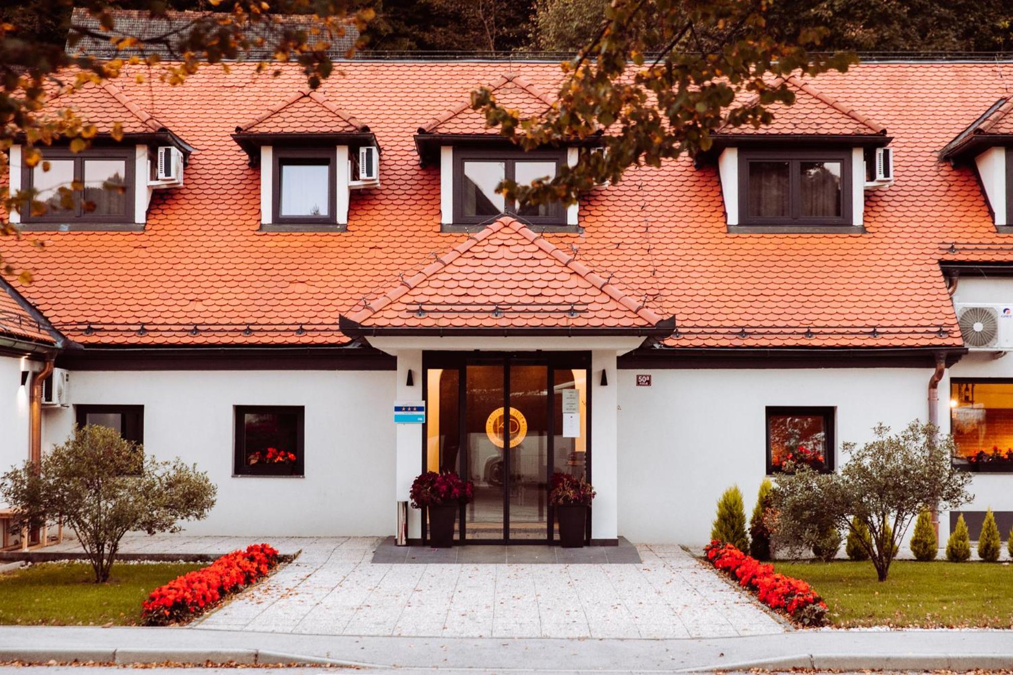 Kozjanski Dvor Podčetrtek Buitenkant foto